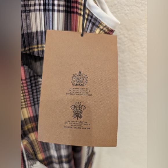 NWT Burberry London Plaid and White Runway Plisse Dress - Picture 15 of 16